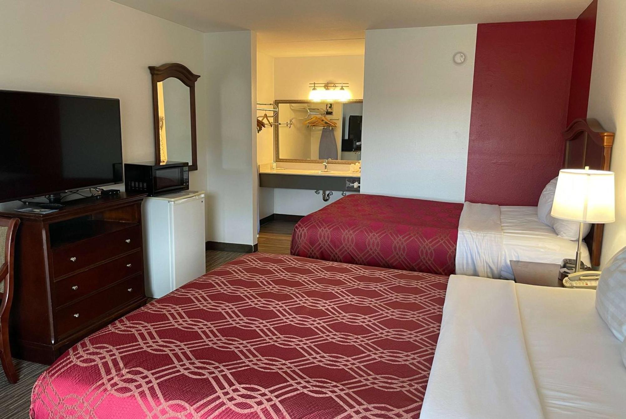 Hotel Ramada By Wyndham Branson Theatre District Exterior foto