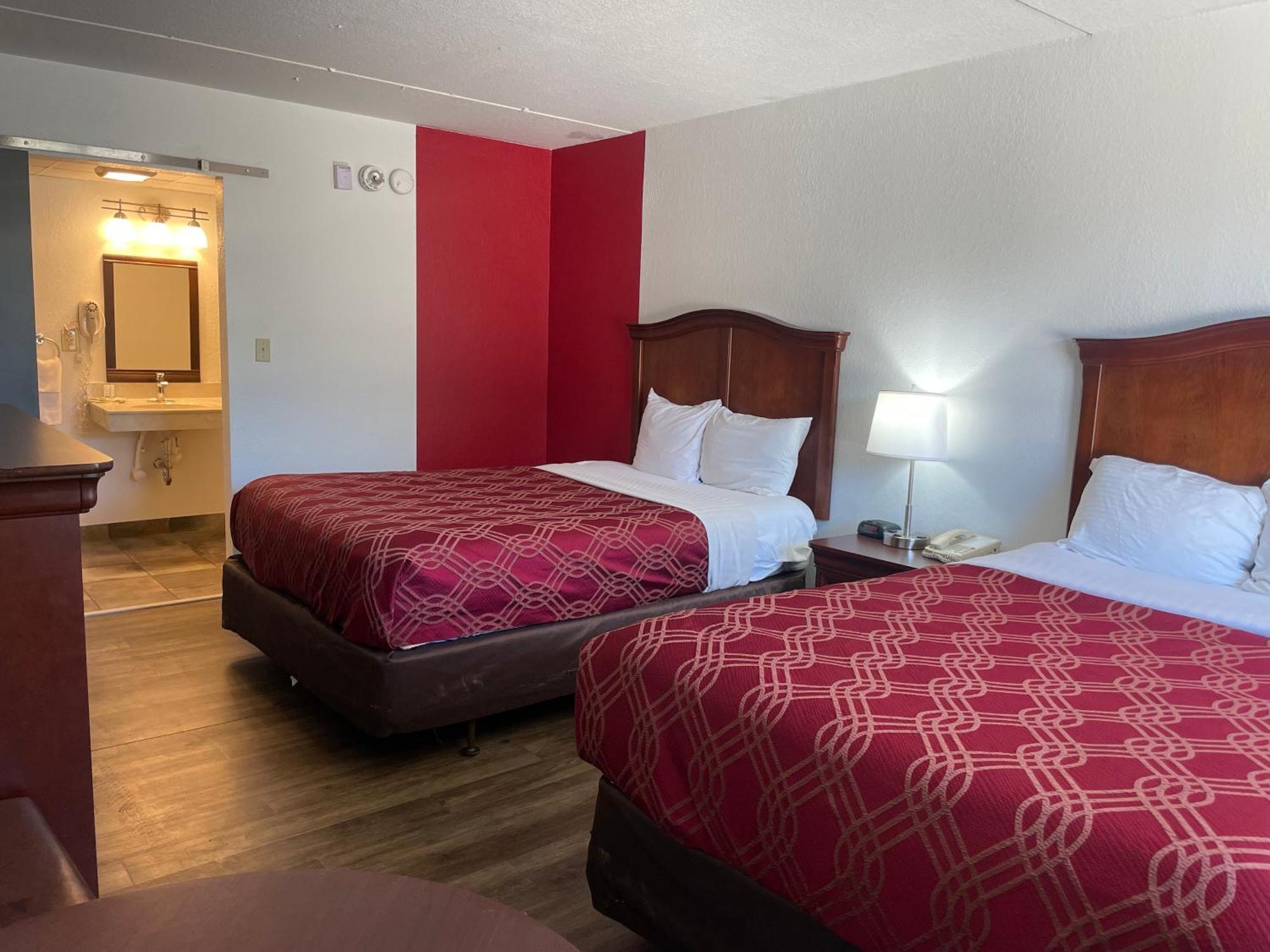 Hotel Ramada By Wyndham Branson Theatre District Exterior foto